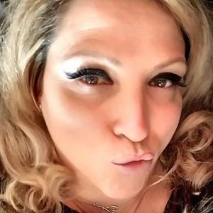 Meet your Posher, Lorrie